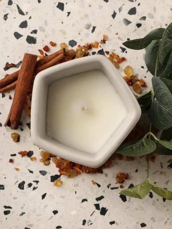 Monochrome Candle Coconut & Amber 5.6 OZ