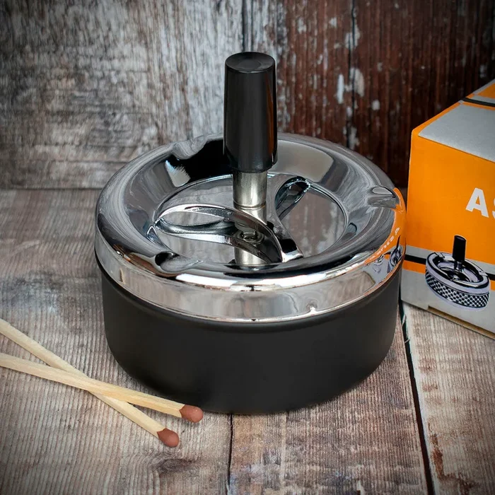 Smoke-King Spinner Ashtray Chrome and Black – 9cm